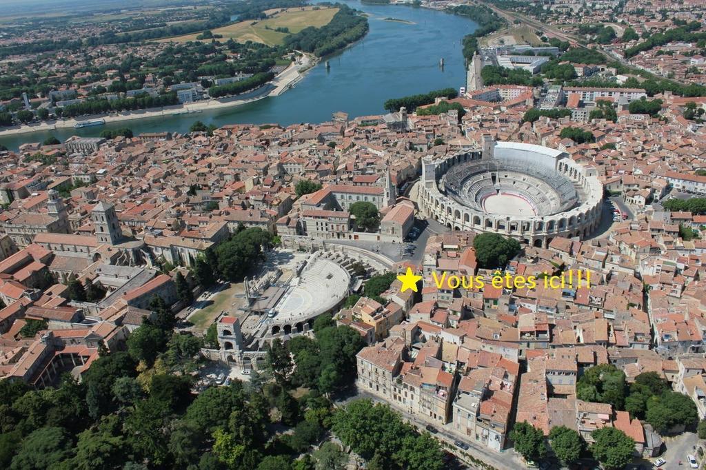 Апартаменты Le Nid Des Arenes Арль Номер фото